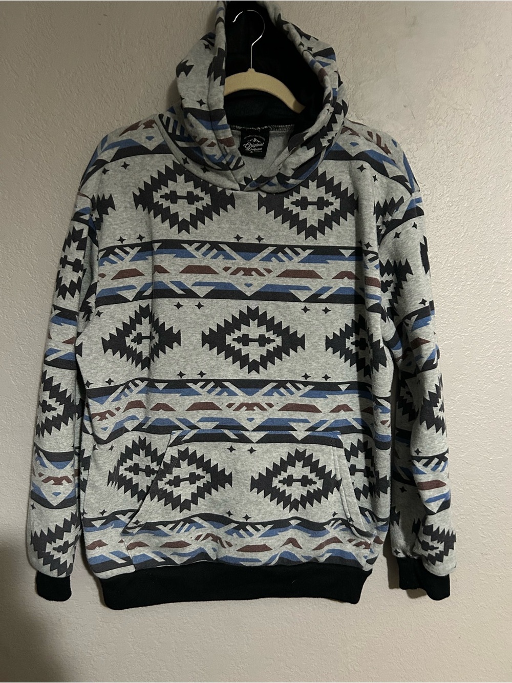 Original Deluxe Gray Aztec Print Pullover Hoodie with Blue and Brown Accents